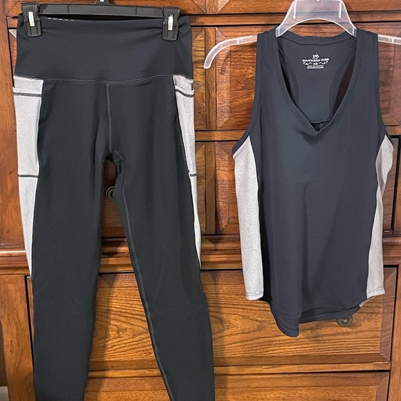 Southern Tide Pants - Southern Tide Black Leggings & Tank with Gray Side Panels